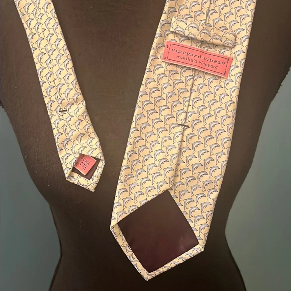 Vineyard Vines Silk Dolphin Tie